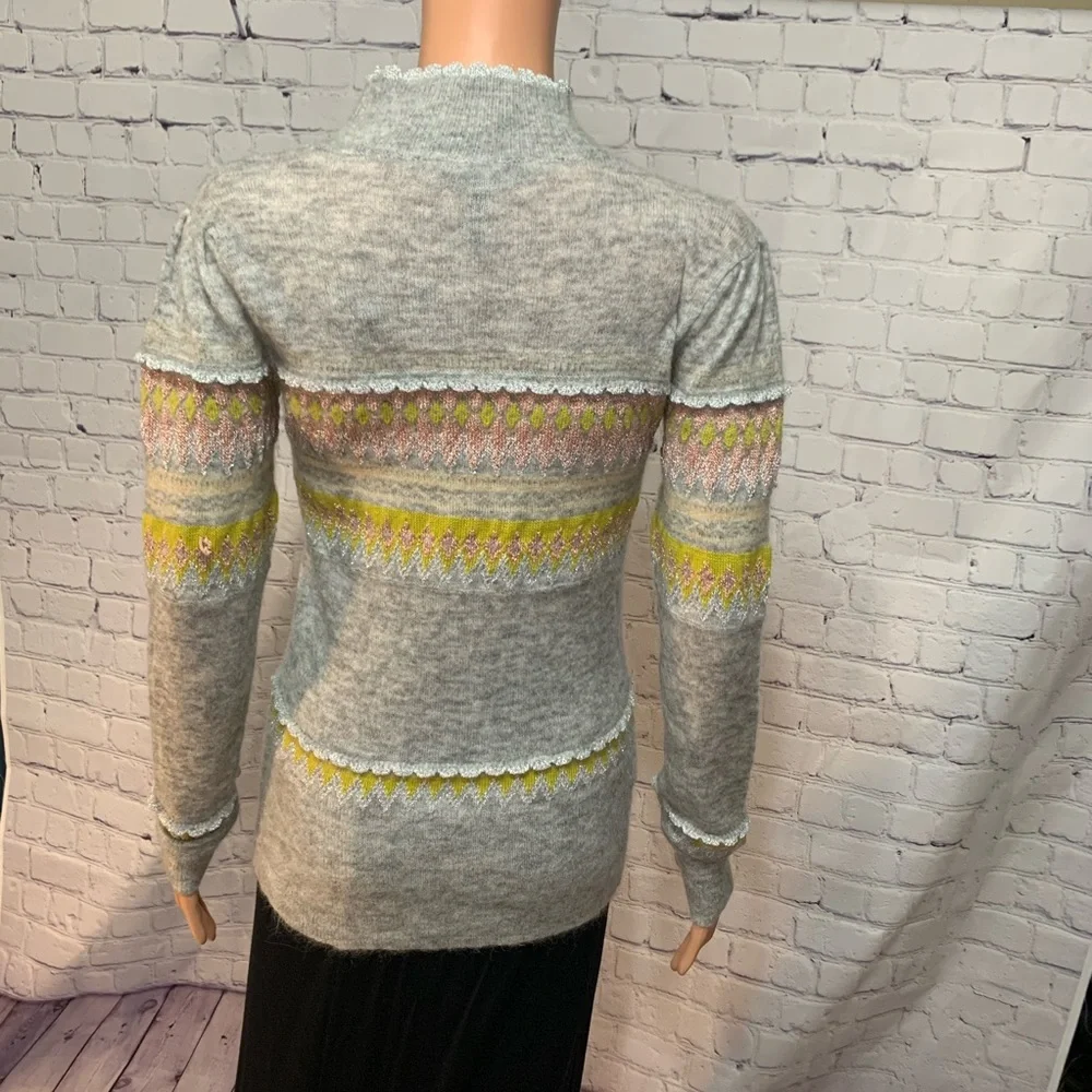 BCBG maxazria Grey and colorful cozy christmas sweater size XXS NWT